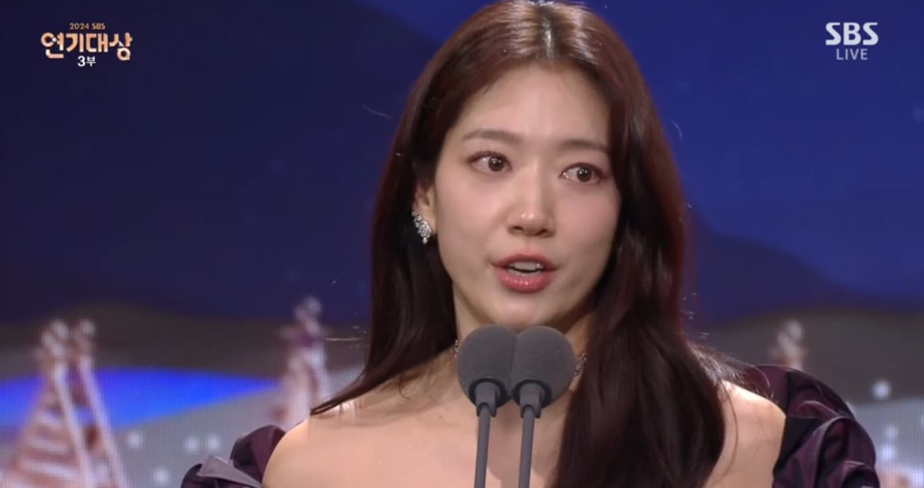 박신혜 — 박신혜 '눈물' "21년만 큰 상…♥최태준, 생각보다 자존감 낮은 나를 응원해줘" SBS 연기대상