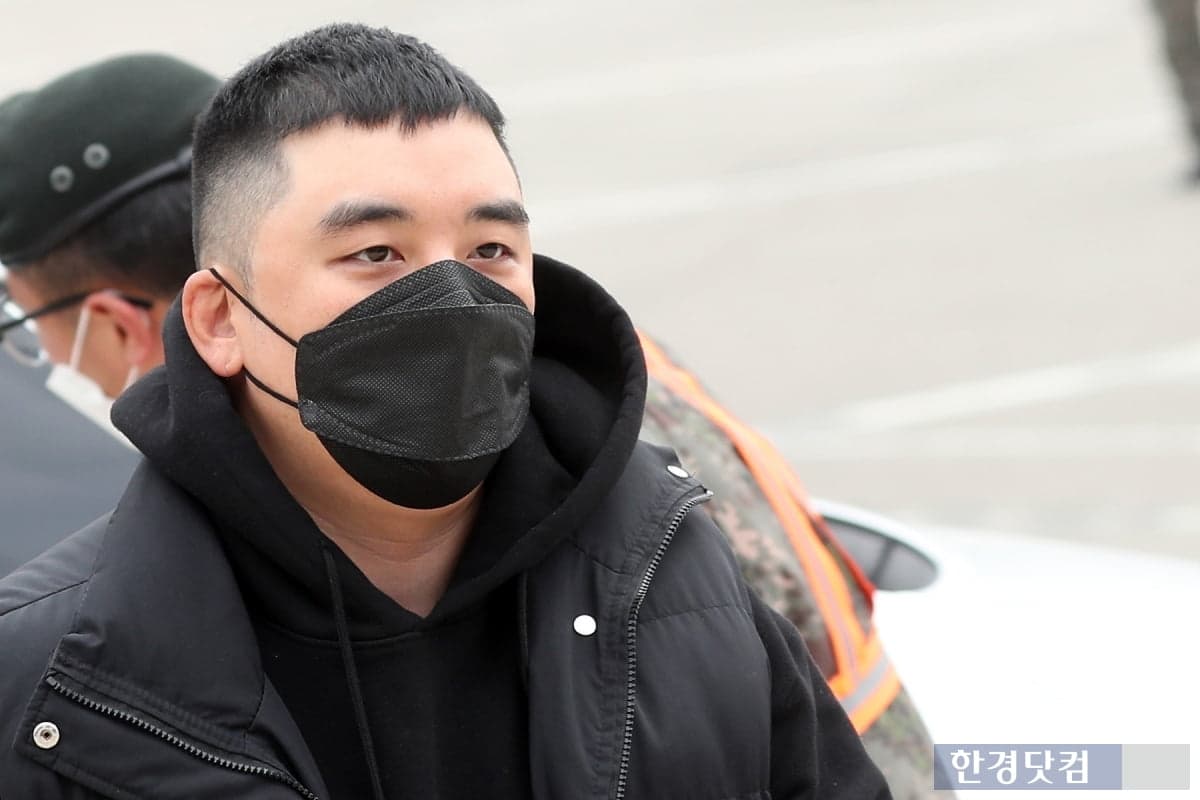 승리 — 승리 "패배라 부르는 게 재밌나 보다"…중국 사업설 부인