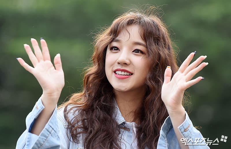 아이들 우기 — 엑's HD포토 (여자)아이들 우기 '사랑스러운 미소'