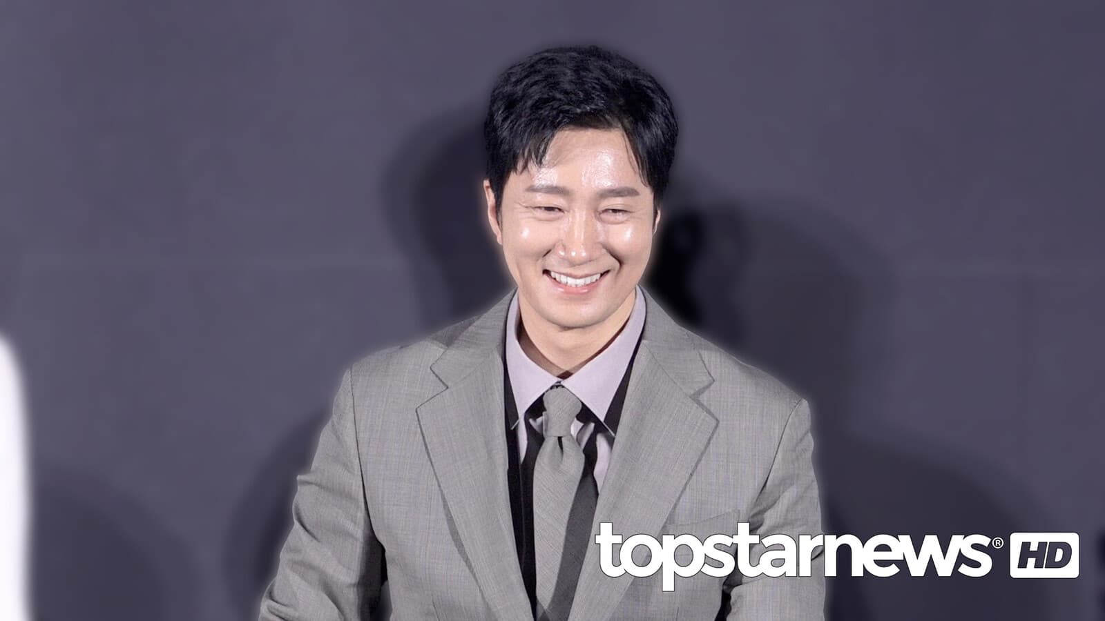 '암살자(들)' — TOP영상 박해일, "역할에서 빠져 나오질 못했어요" 다큐 속 인물 완벽 빙의('암살자(들)' 제작보고회)