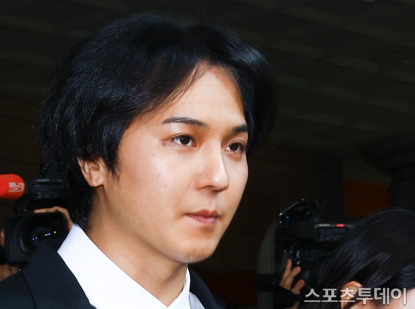 송민호 사회복무요원 무단이탈 1심 집행유예 선고 및 재복무 전망