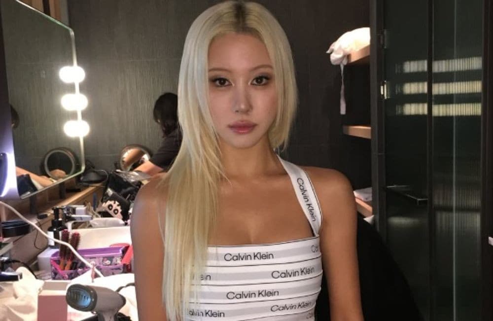 다영 — 우주소녀 다영 팬서비스 두고 선정성 논란.. "무대 연출일 뿐" 옹호도