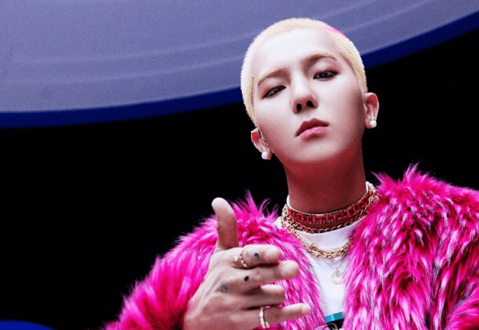 송민호 — “재복무 기회 달라” 선처 호소한 ‘부실복무’ 송민호···검찰, 징역 1년6개월 구형