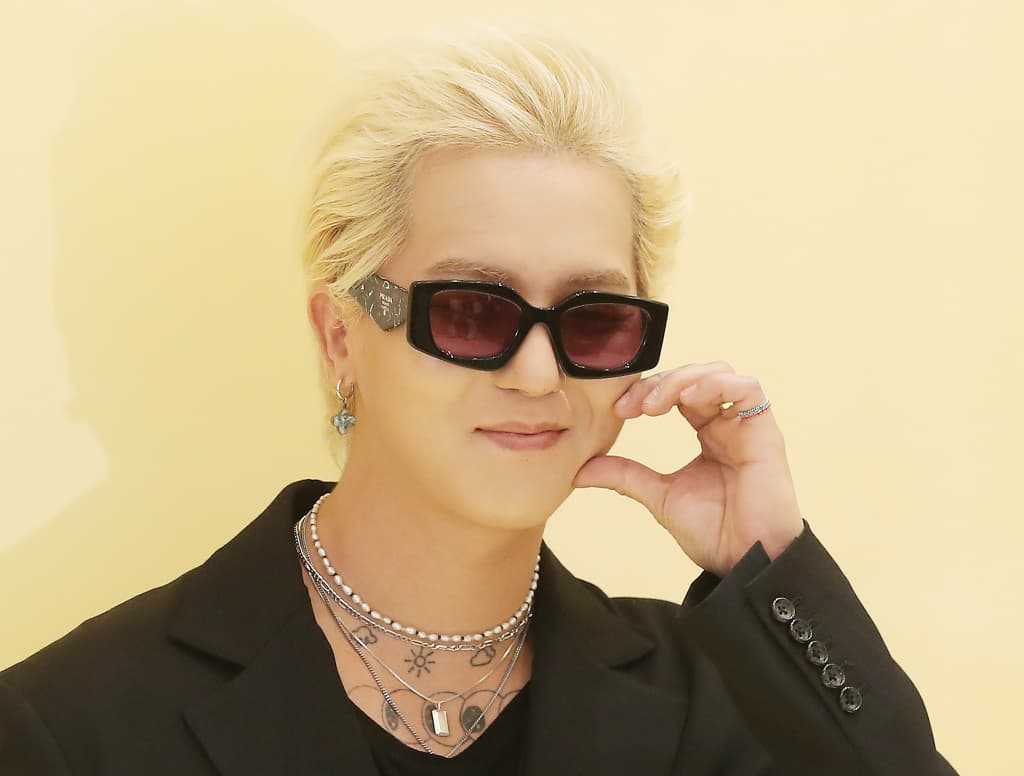 송민호 — '소집해제 6일 남기고'… 송민호, 부실 복무 의혹 터져