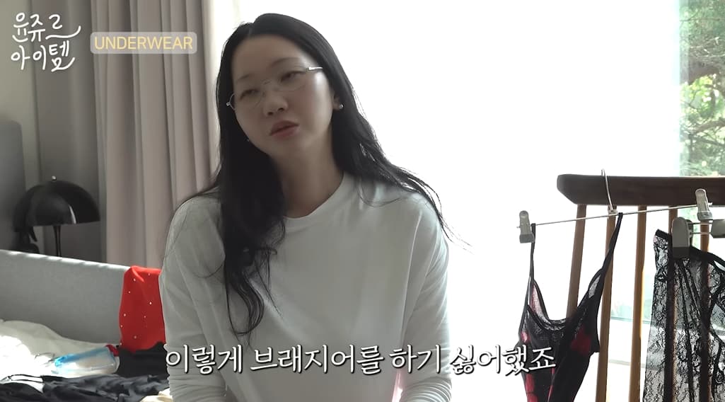 장윤주 — '노브라 고백' 장윤주 "내 가슴 사이즈 D~G컵" 쿨하게 밝혔다스타이슈